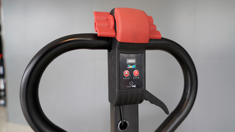 操作員應該多久檢查一次他們的叉車